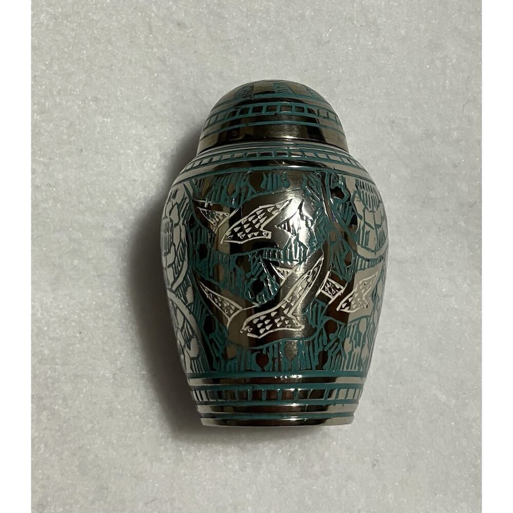 Miniature Metal Going Home Keepsake Cremation Urn for Pet Ashes 2.5” India